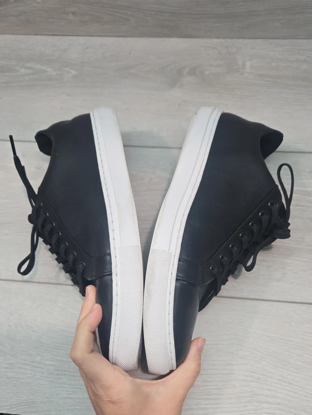 Thursday Everyday Women Leather Sneakers Shoes Sz 10